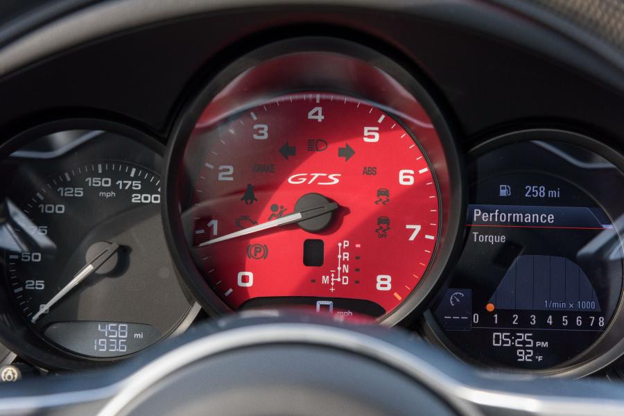 Панель приборов Porsche 911 Carrera GTS Cabriolet (991) 2017 года  (NA) (фото 25 из 30)